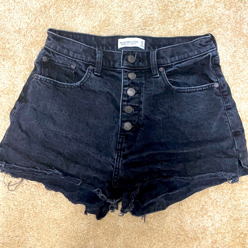 Abercrombie high rise mom jean shorts in black